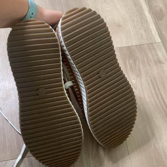 Boho sneakers trendy size 11  Target LIKE NEW, worn once - Picture 7 of 7